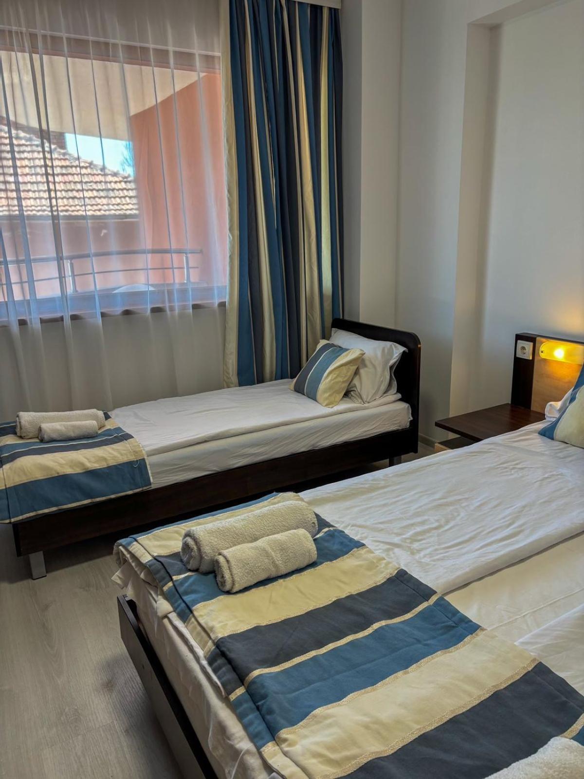 Marianas Guesthouse Obzor Eksteriør billede