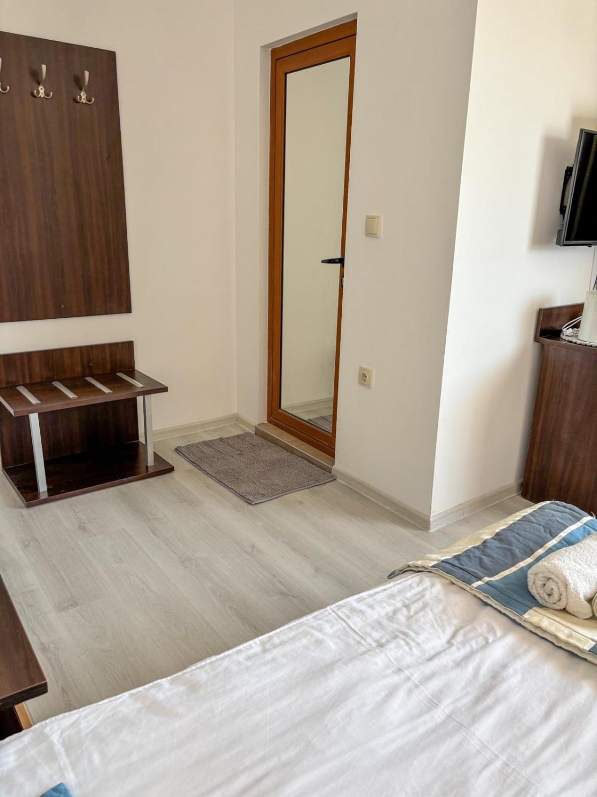 Marianas Guesthouse Obzor Eksteriør billede